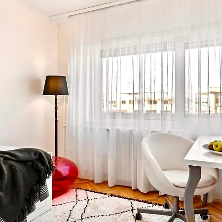Design 2br Decebal/ Pta Alba Iulia * Bükreş